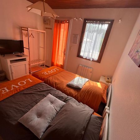 Le Domaine de L'étang de Sandanet Issac Extérieur photo