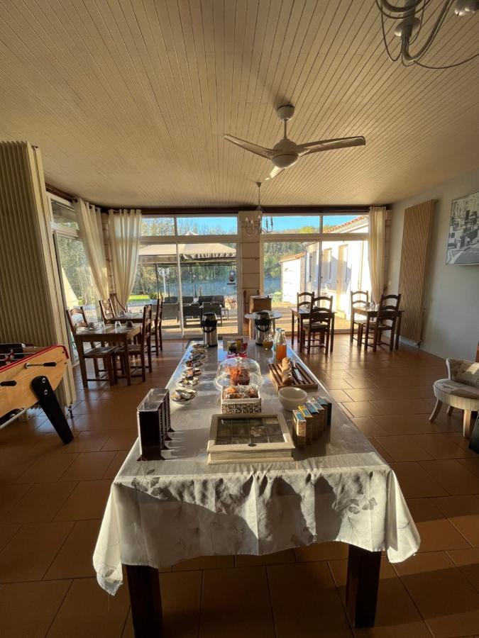 Le Domaine de L'étang de Sandanet Issac Extérieur photo