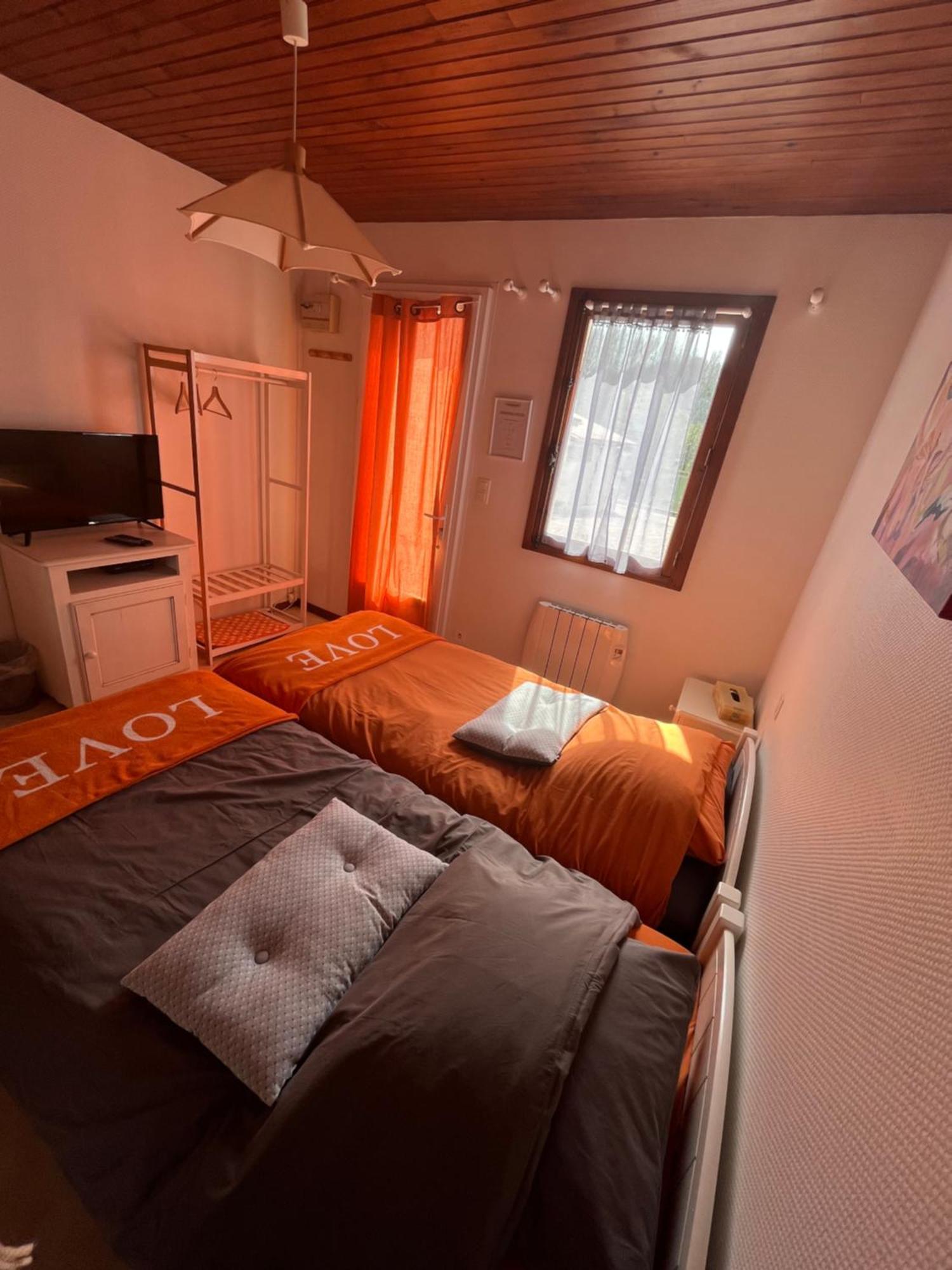 Le Domaine de L'étang de Sandanet Issac Extérieur photo